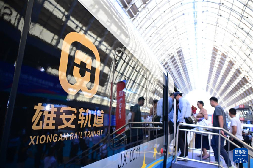 Trem urbano inteligente de padr?o chinês estreou em Qingdao e será utilizado na Linha Expressa Beijing-Xiong'an