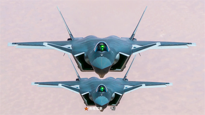 For?a Aérea Chinesa lan?a superprodu??o visual