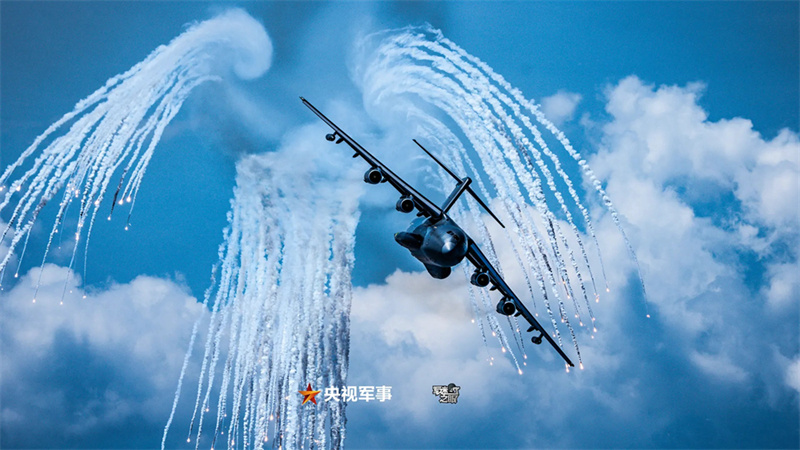 For?a Aérea Chinesa lan?a superprodu??o visual