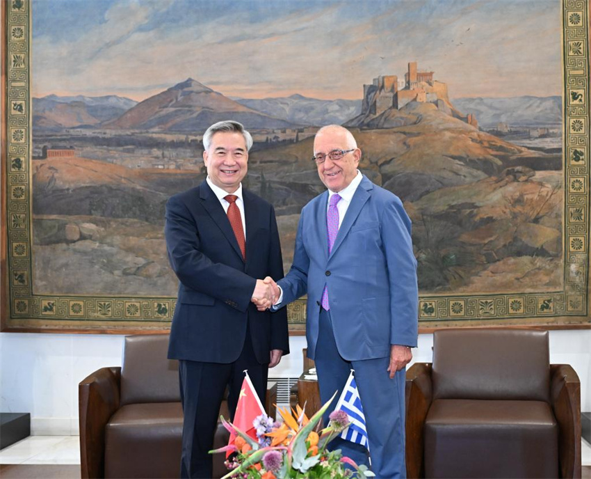 Alto funcionário do PCCh promete aprofundar coopera??o ganha-ganha com Grécia