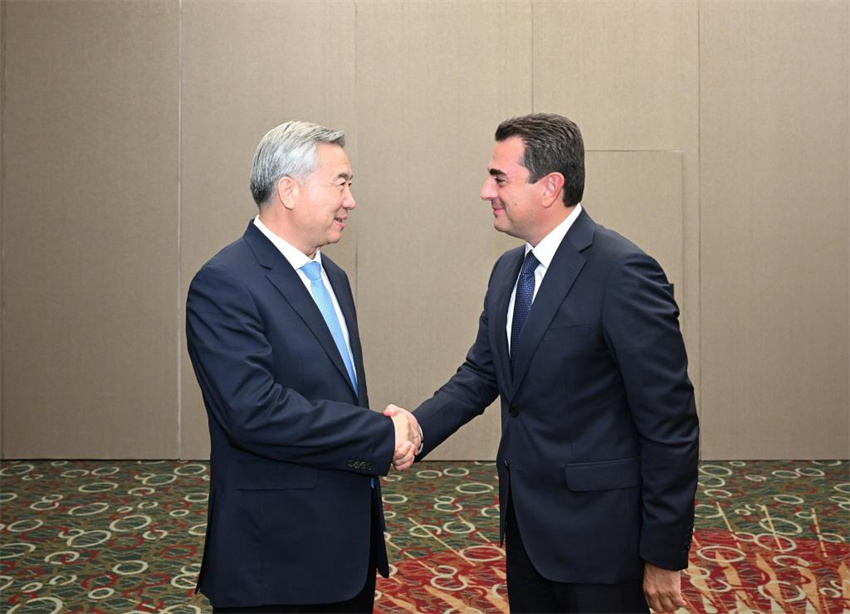 Alto funcionário do PCCh promete aprofundar coopera??o ganha-ganha com Grécia