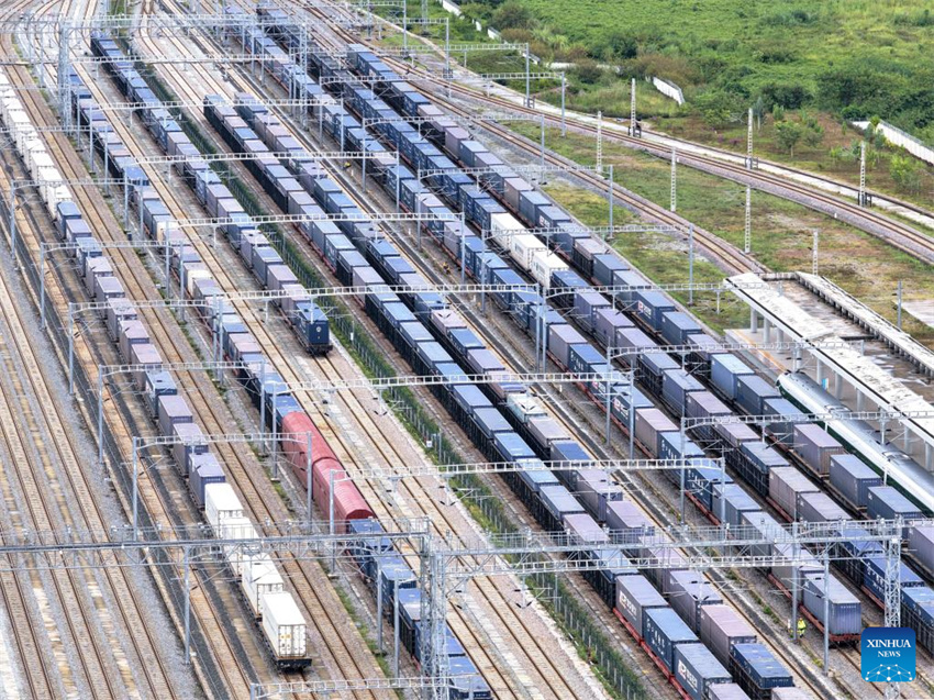 Ferrovia China-Laos movimenta mais de 67 milh?es de toneladas de carga