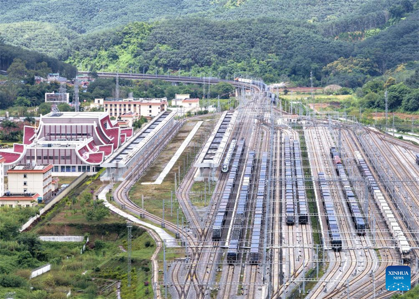 Ferrovia China-Laos movimenta mais de 67 milh?es de toneladas de carga