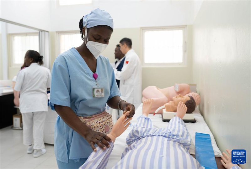 China inaugura centro de treinamento em práticas clínicas em hospital de Mo?ambique
