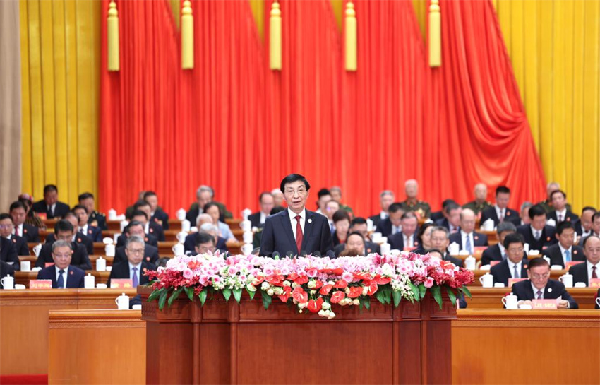 Xi Jinping participa de grande reuni?o em comemora??o ao 70o aniversário de funda??o da Regi?o Aut?noma Uigur de Xinjiang