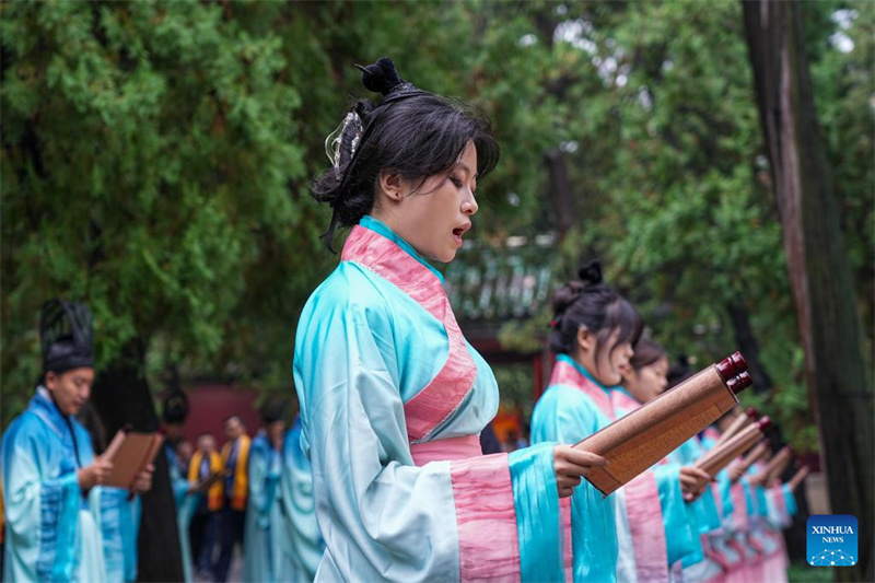 China celebra 2.576o aniversário do nascimento de Confúcio