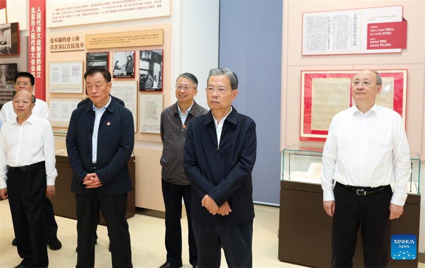 Principal legislador chinês pede papel mais forte para assembleias populares