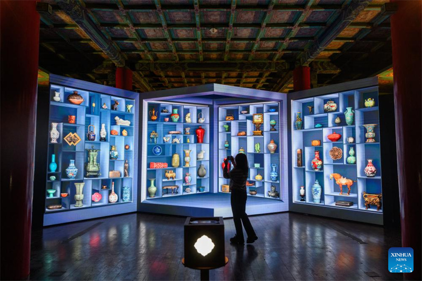 Exposi??o celebra centenário da funda??o do Museu do Palácio em Beijing