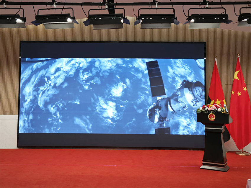 Trailer do filme “Shen Zhou 13” é exibido em recep??o da Embaixada da China em Angola pelo Dia Nacional