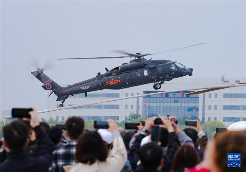Equipamentos do Exército em exibi??o na 7a Exposi??o Internacional de Helicópteros de Tianjin