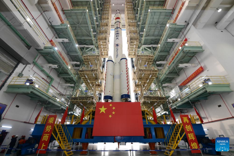 China se prepara para lan?ar nave espacial tripulada Shenzhou-21