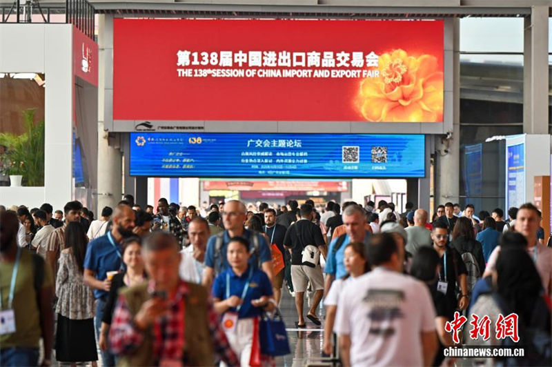 Encerrada segunda fase da 138a Feira de Cant?o, quase 240 mil consumidores estrangeiros marcam presen?a