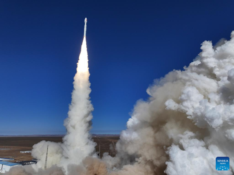 China lan?a foguete transportador Lijian-1 Y9