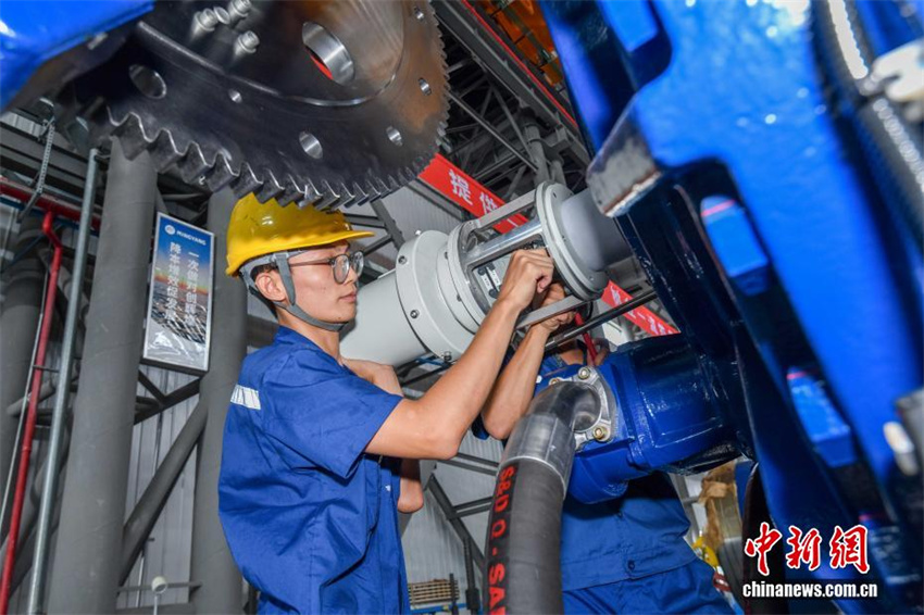 Visita à maior base de produ??o de pás de turbinas eólicas do mundo em Hainan