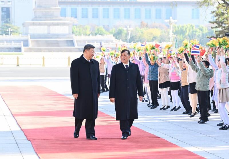 Xi Jinping pede avan?o na constru??o de comunidade com futuro compartilhado em encontro com rei da Tailandia