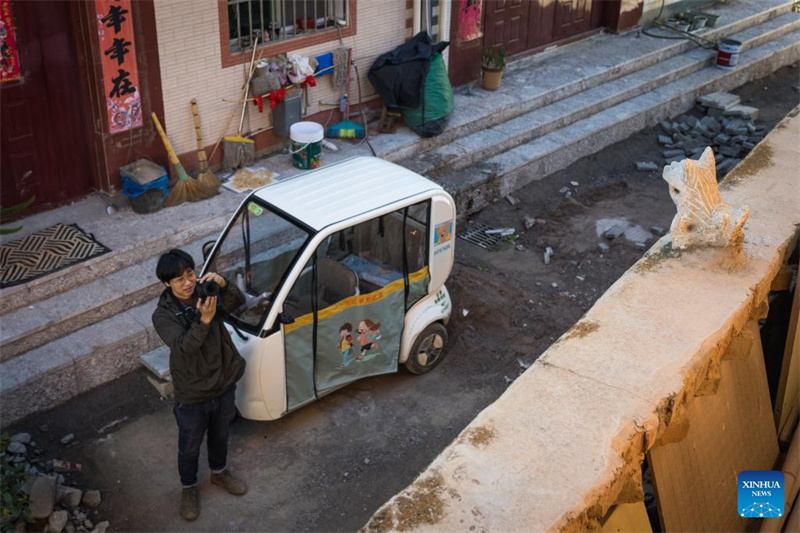 Jovem herdeira revive antiga arte de gatos guardi?es no sudoeste da China