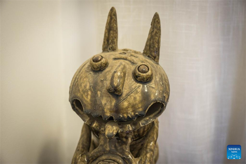 Jovem herdeira revive antiga arte de gatos guardi?es no sudoeste da China