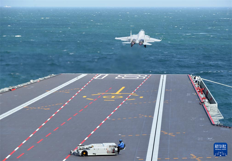 Forma??o do porta-avi?es Fujian realiza primeiro treinamento real em alto-mar