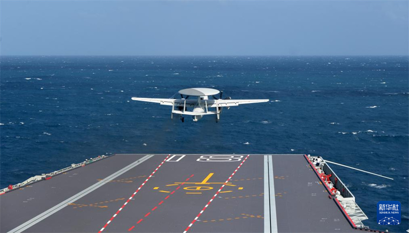 Forma??o do porta-avi?es Fujian realiza primeiro treinamento real em alto-mar