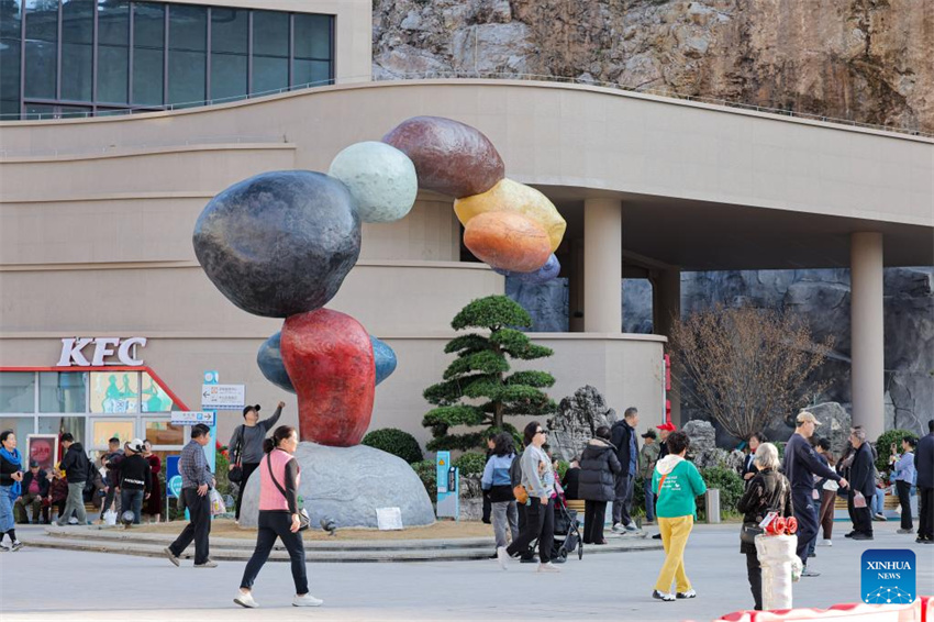Guizhou: ponte mais alta do mundo leva o turismo local a novos patamares