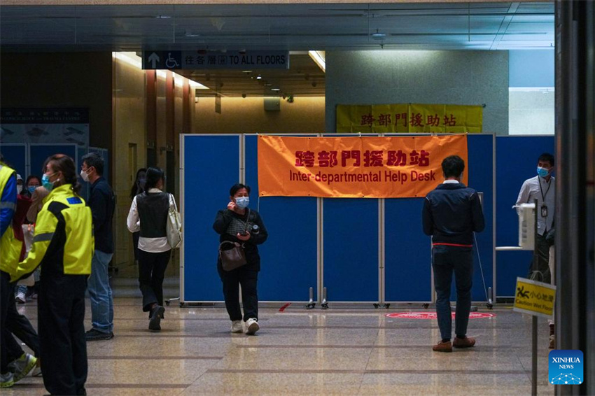 Incêndio em área residencial de Hong Kong é gradualmente controlado: Chefe do Executivo da RAEHK