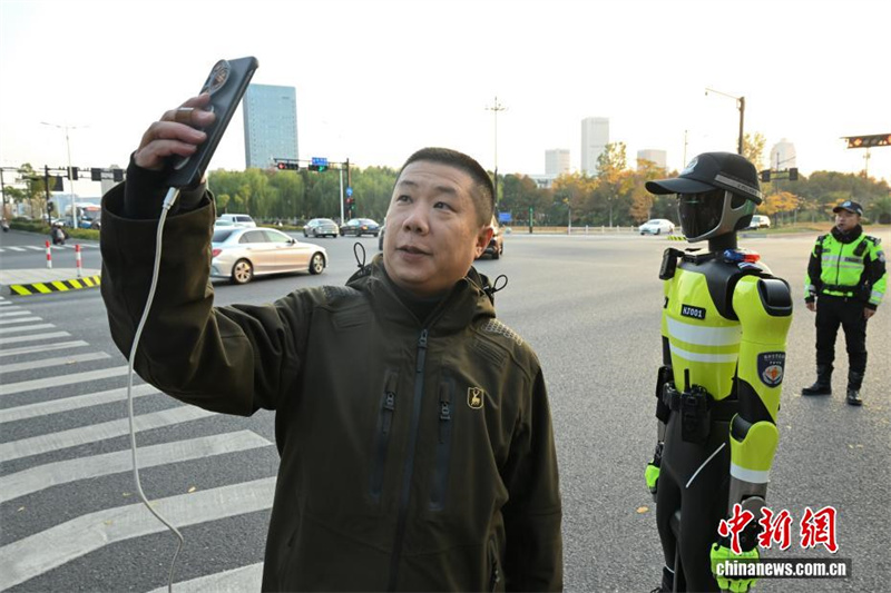 Hangzhou estreia primeiro agente de transito de IA