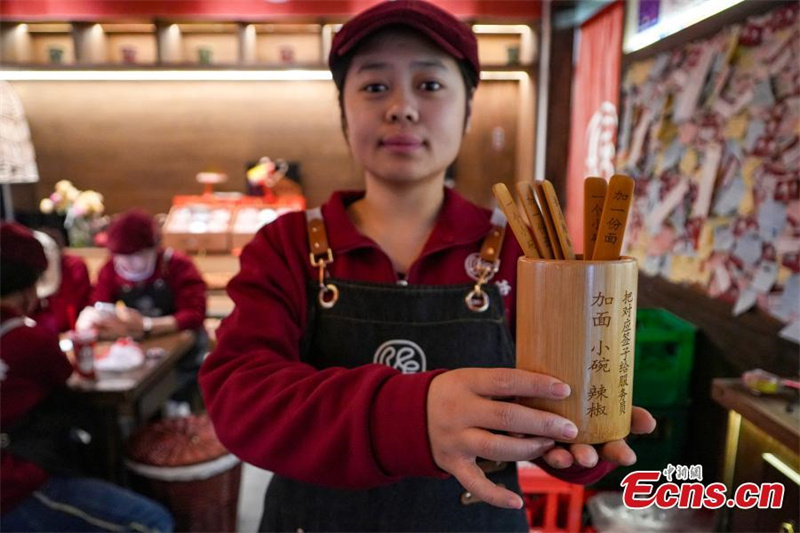 Restaurante 'silencioso' em Zhengzhou celebra Dia Internacional das Pessoas com Deficiência