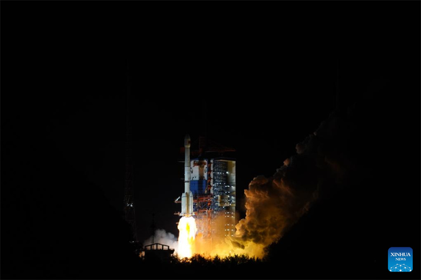 China lan?a novo satélite experimental para tecnologia de comunica??o