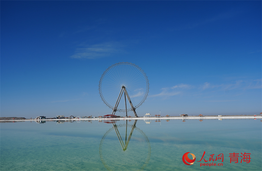 Turismo de inverno registra recorde no lago salgado de Qarhan, noroeste da China