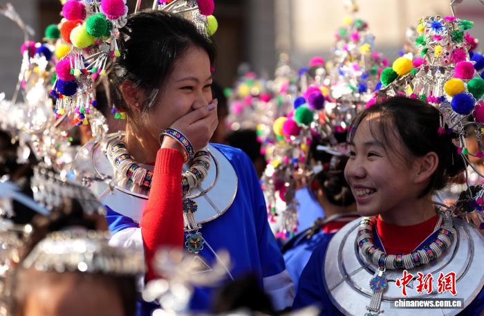 Sanjiang realiza tradicional festival étnico 